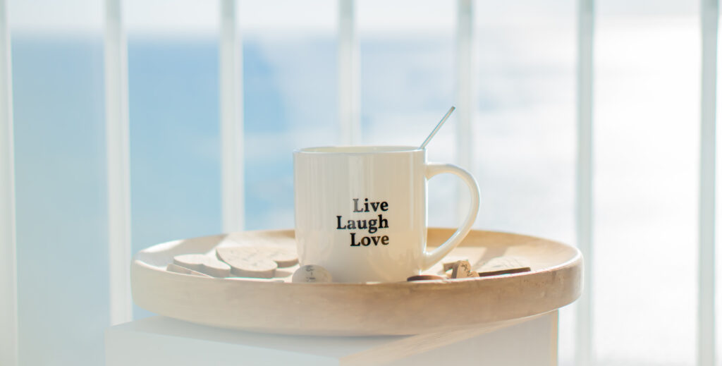 Agmug0014 live laugh love 6 1